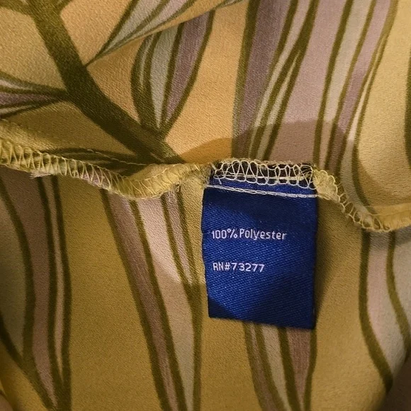 Apt. 9 Tropical print halter style cold shoulder top - Picture 7 of 8